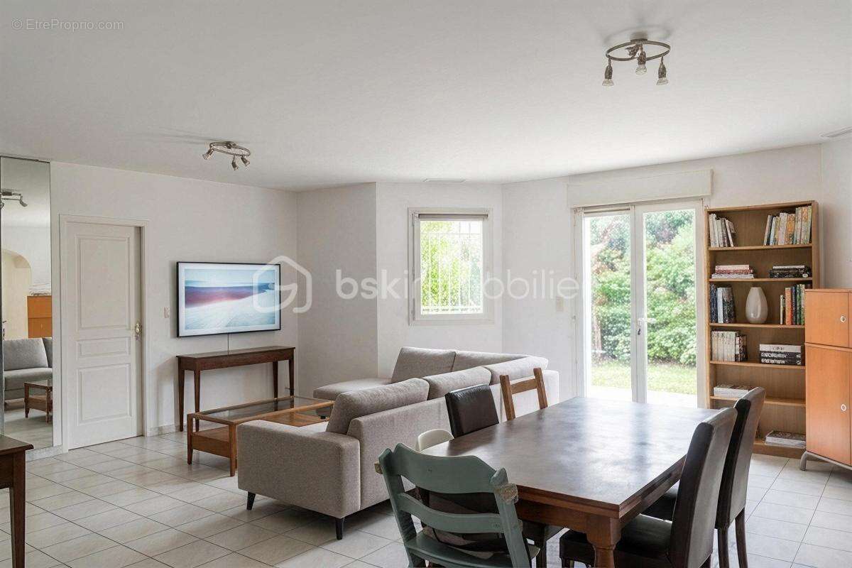 A Saint-andré-de-Sangonis, maison de 103 m² sur 626 m² de terrain avec piscine - photo 5