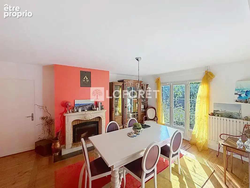 EXCLUSIVITE LAFORET-Maison Beychac Et Caillau 6 pièce(s) 195 m2 - photo 5