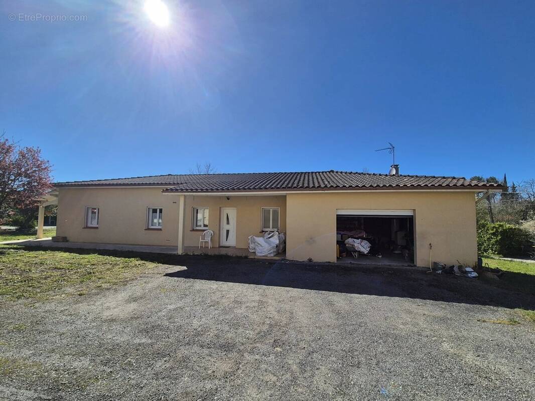 Maison T4 de 141m2 avec garage et jardin - maison avec accessibilité PMR - photo 2