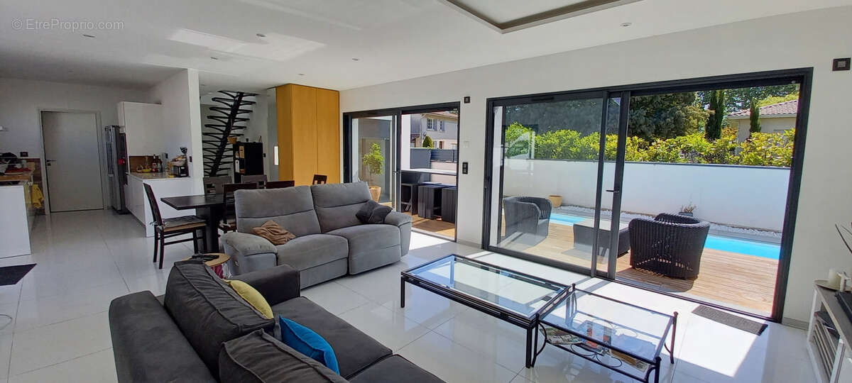 Maison à ARTIGUES-PRES-BORDEAUX