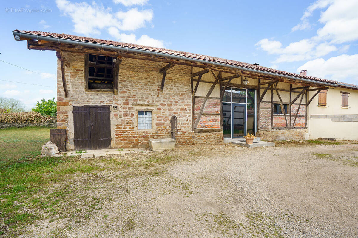 Maison à REPLONGES