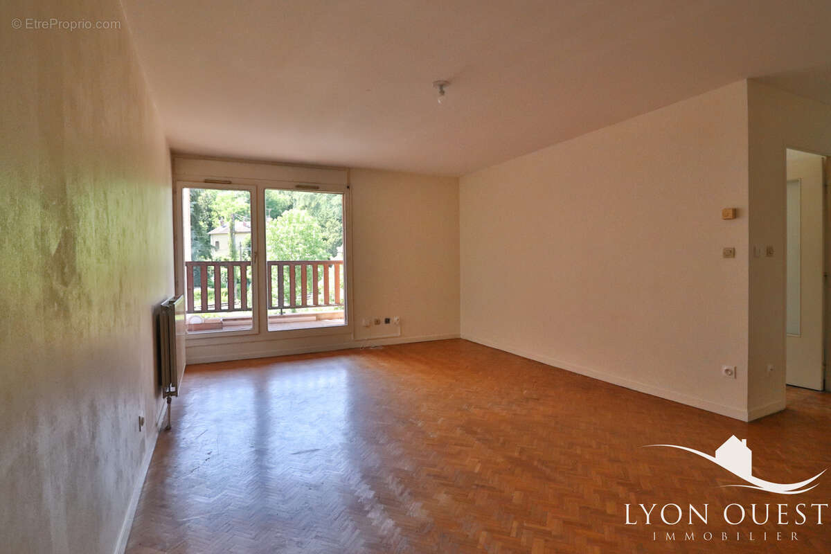 Appartement à CHARBONNIERES-LES-BAINS