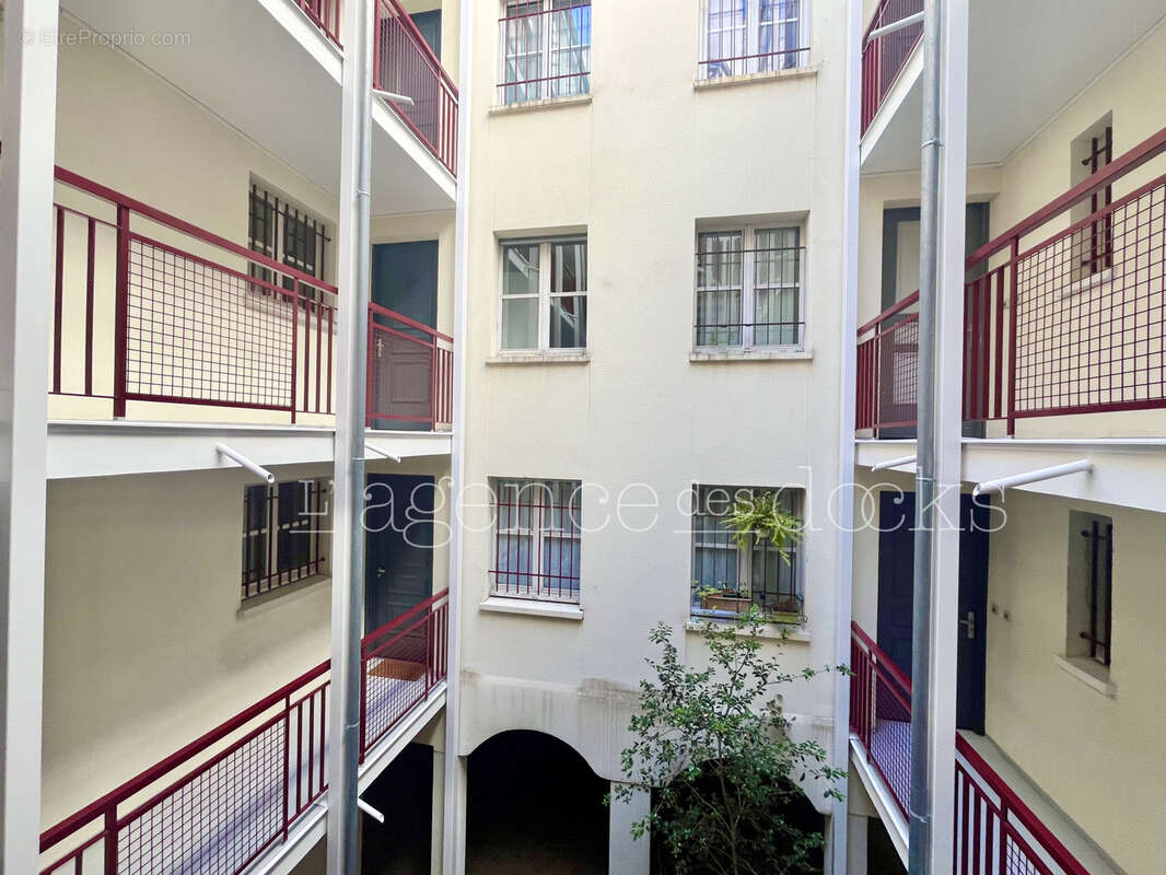 Bordeaux hyper centre - rare appartement t3 + poss. place de stationnement - photo 10