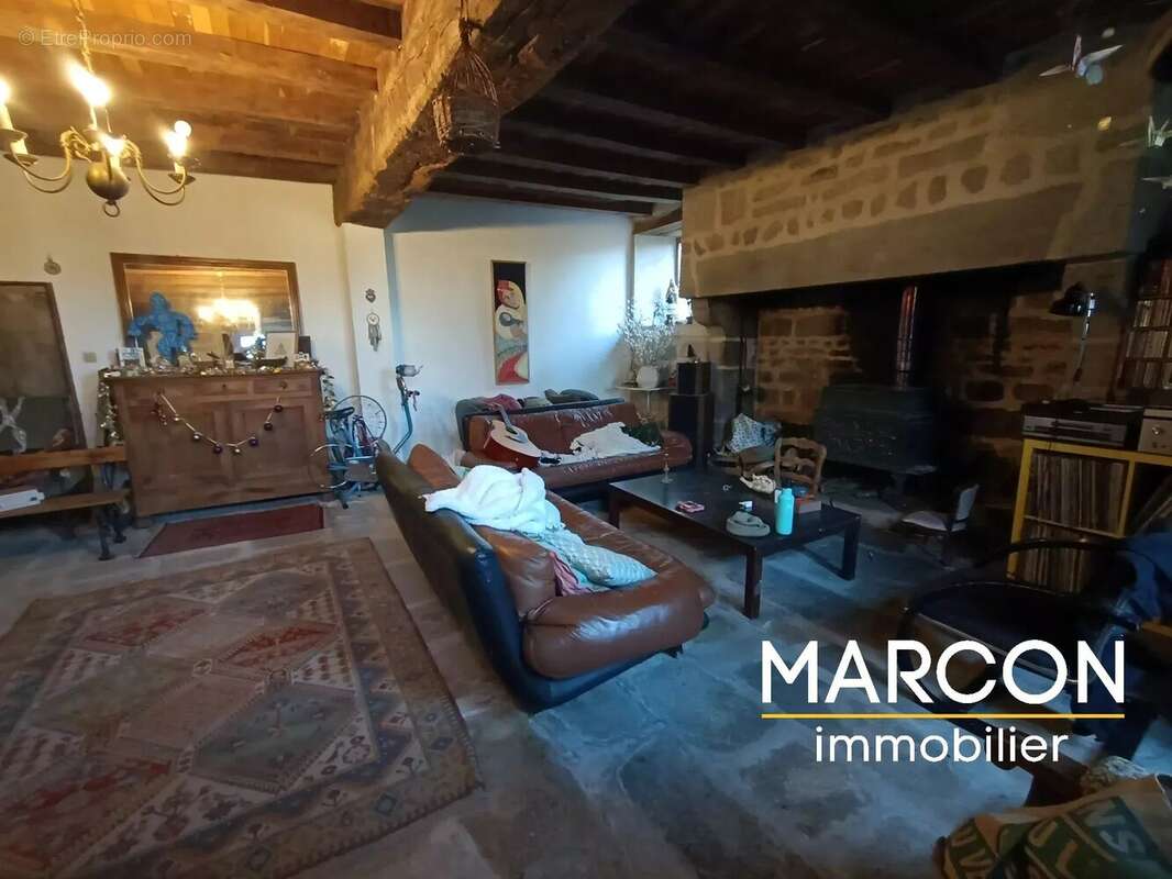 Maison à LE DONZEIL