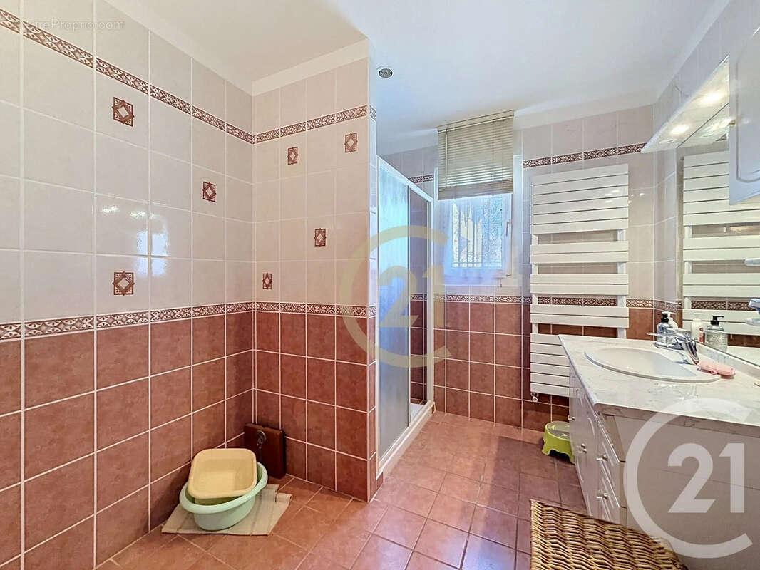 Maison 87 m² à Aramon  - photo 9