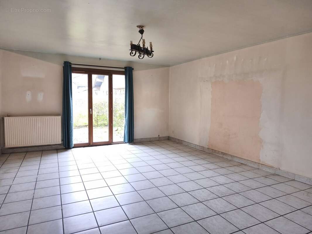 Maison à JAYAT