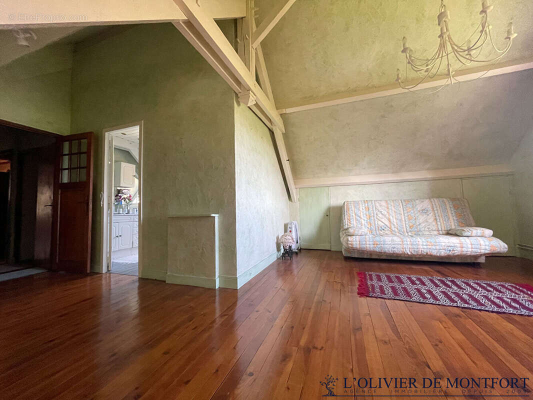 Maison Orgerus 9 pièce(s) 250 m2 - photo 13