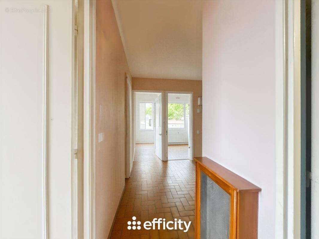 Appartement à CHENNEVIERES-SUR-MARNE