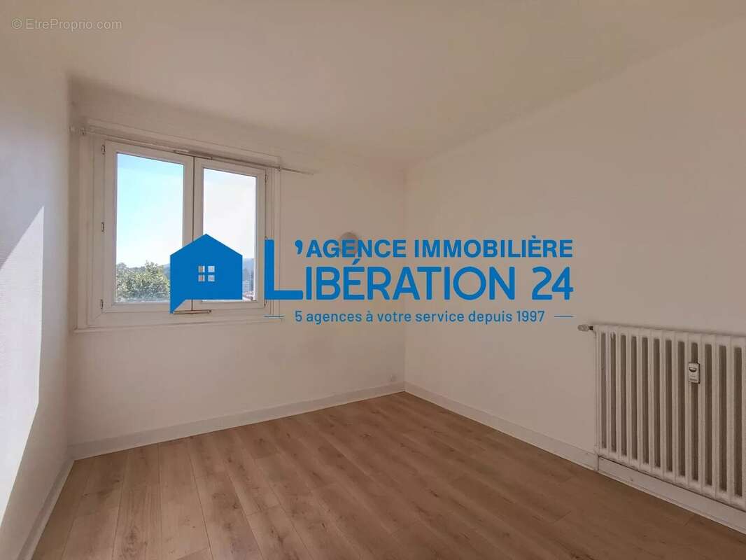 Superbe t3 refait a neuf dernier etage grands balcons - photo 7