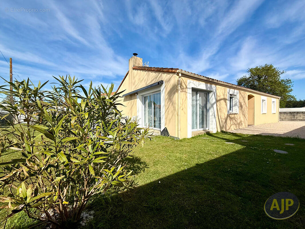 Maison à SAINT-LEGER-LES-VIGNES