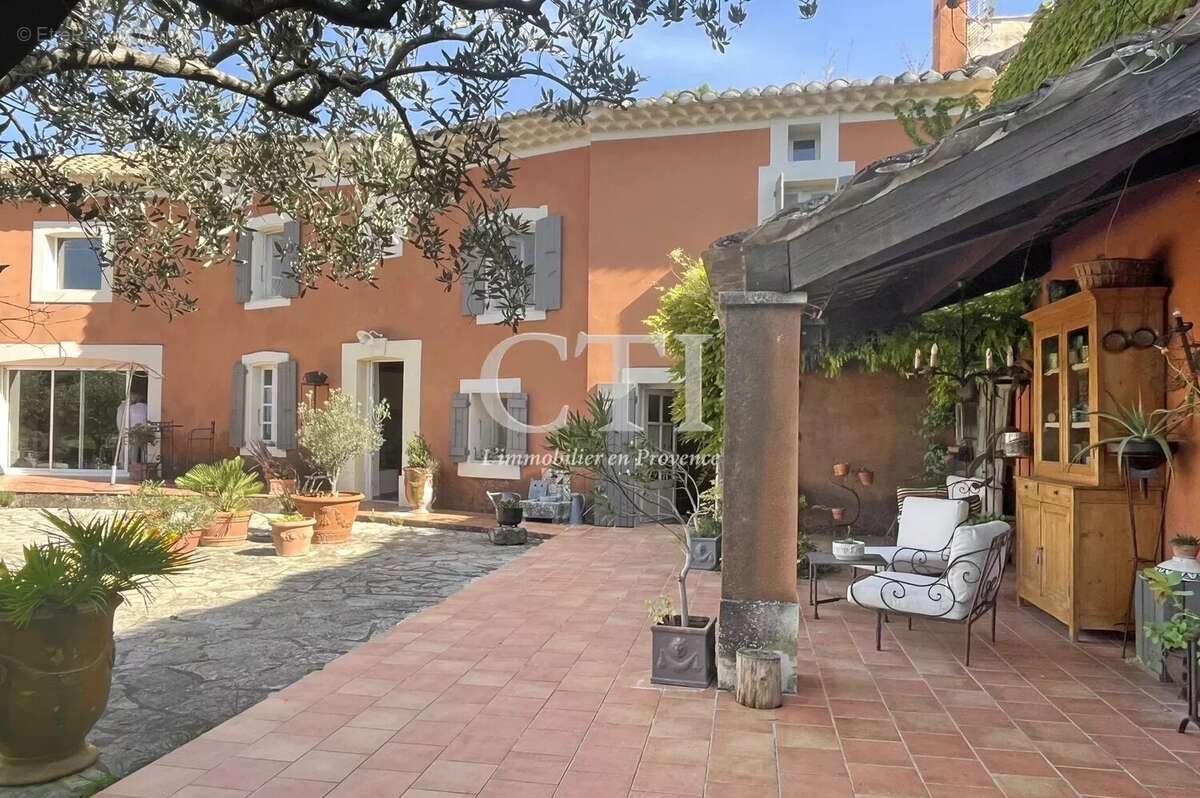 Maison à VAISON-LA-ROMAINE