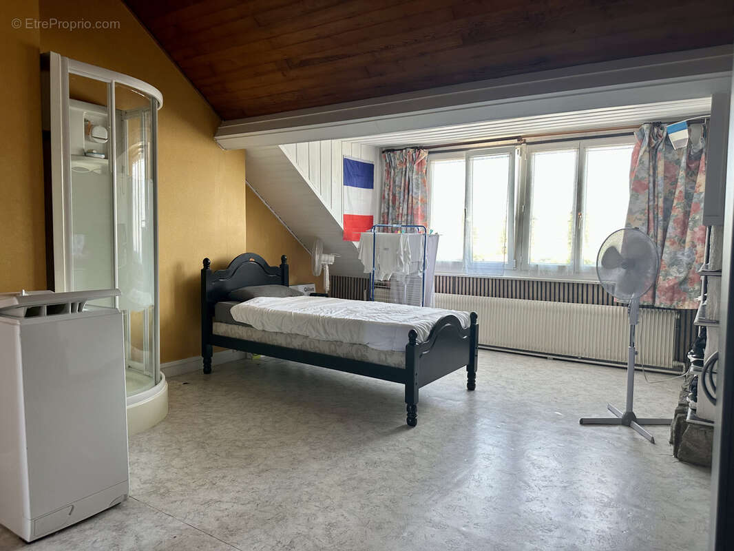 Exclusivite-immeuble de rapport composé de 3 studios  tous loués - photo 4