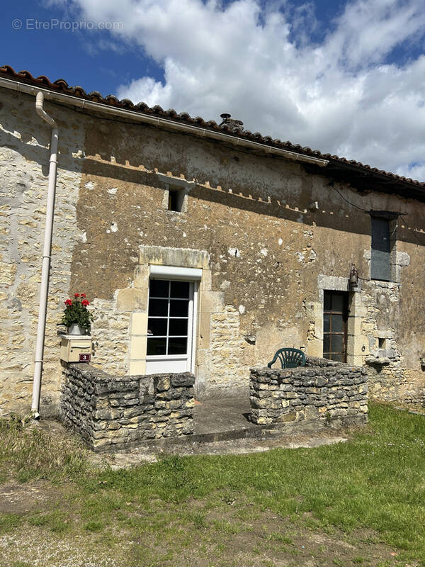 Maison à CELLEFROUIN