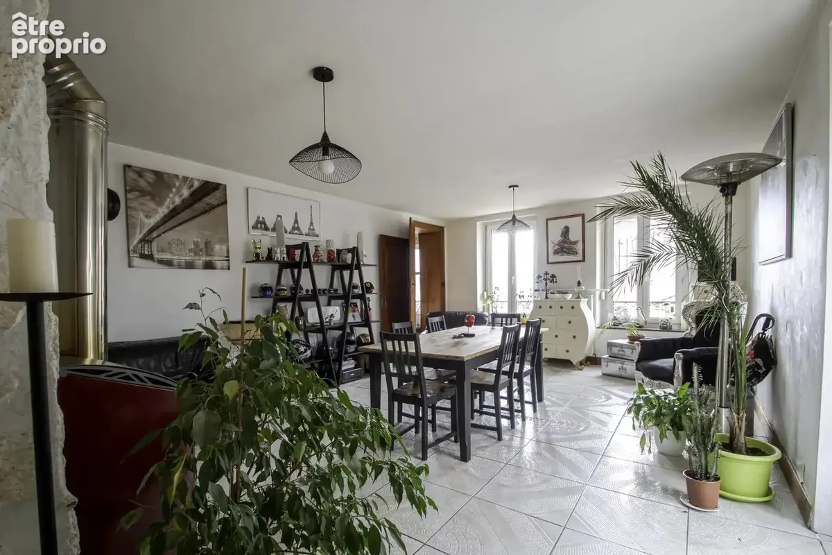 Appartement à LUDRES