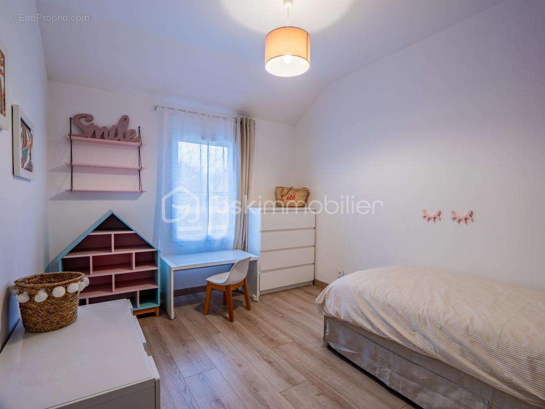 Maison à BAILLY-ROMAINVILLIERS