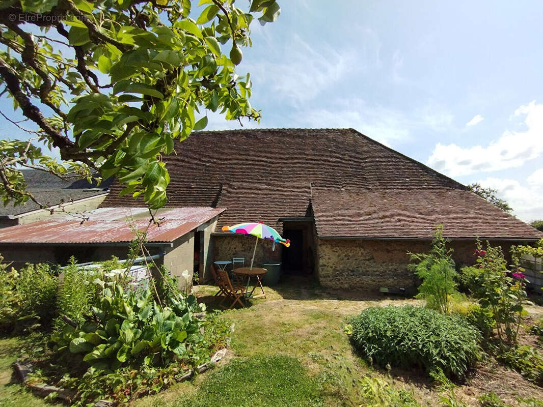 Maison à LA VILLE-AUX-CLERCS