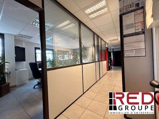 Commerce à EGUILLES