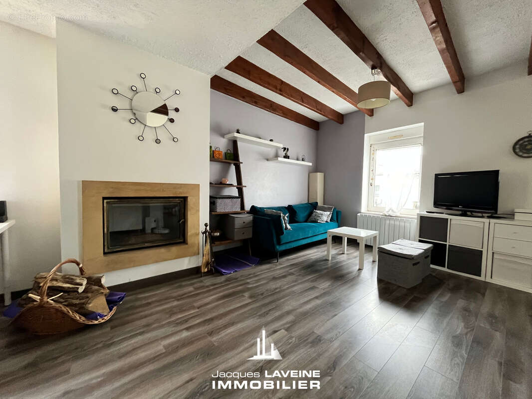 Appartement à CUVRY