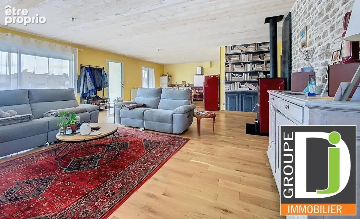 Maison mitoyenne à vendre à Etoile-sur-Rhône, avec garage et - photo 5