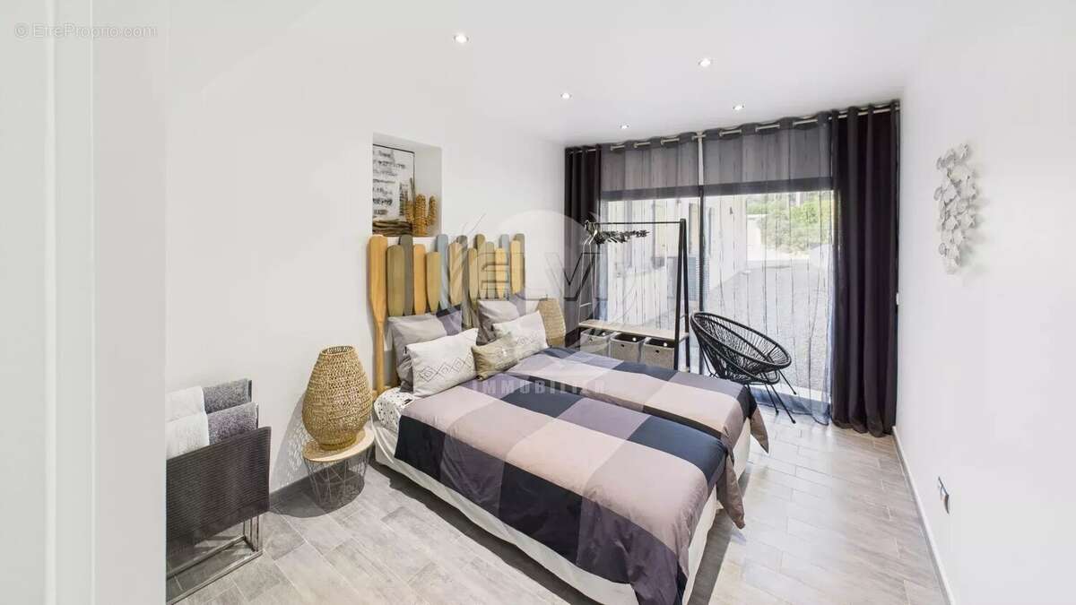 Maison à PLAN-DE-LA-TOUR