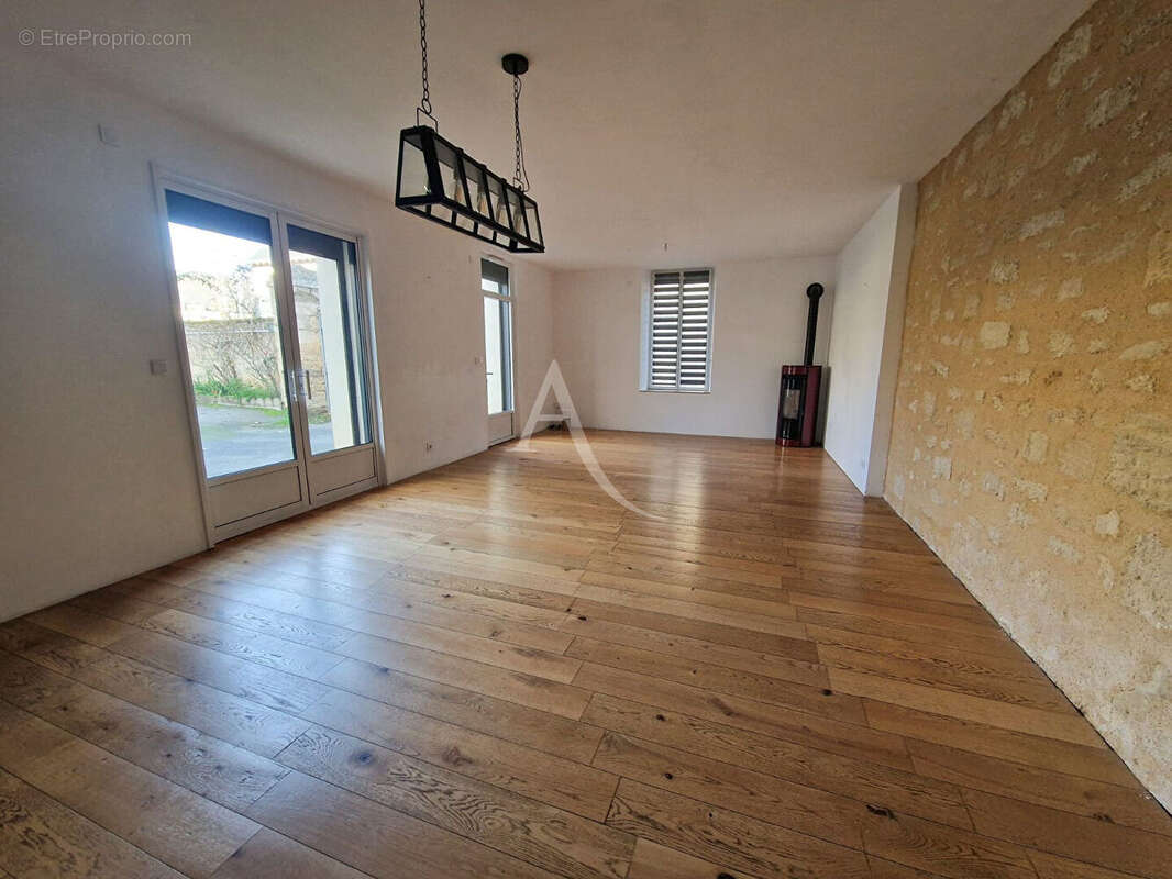 Maison à DOUE-LA-FONTAINE