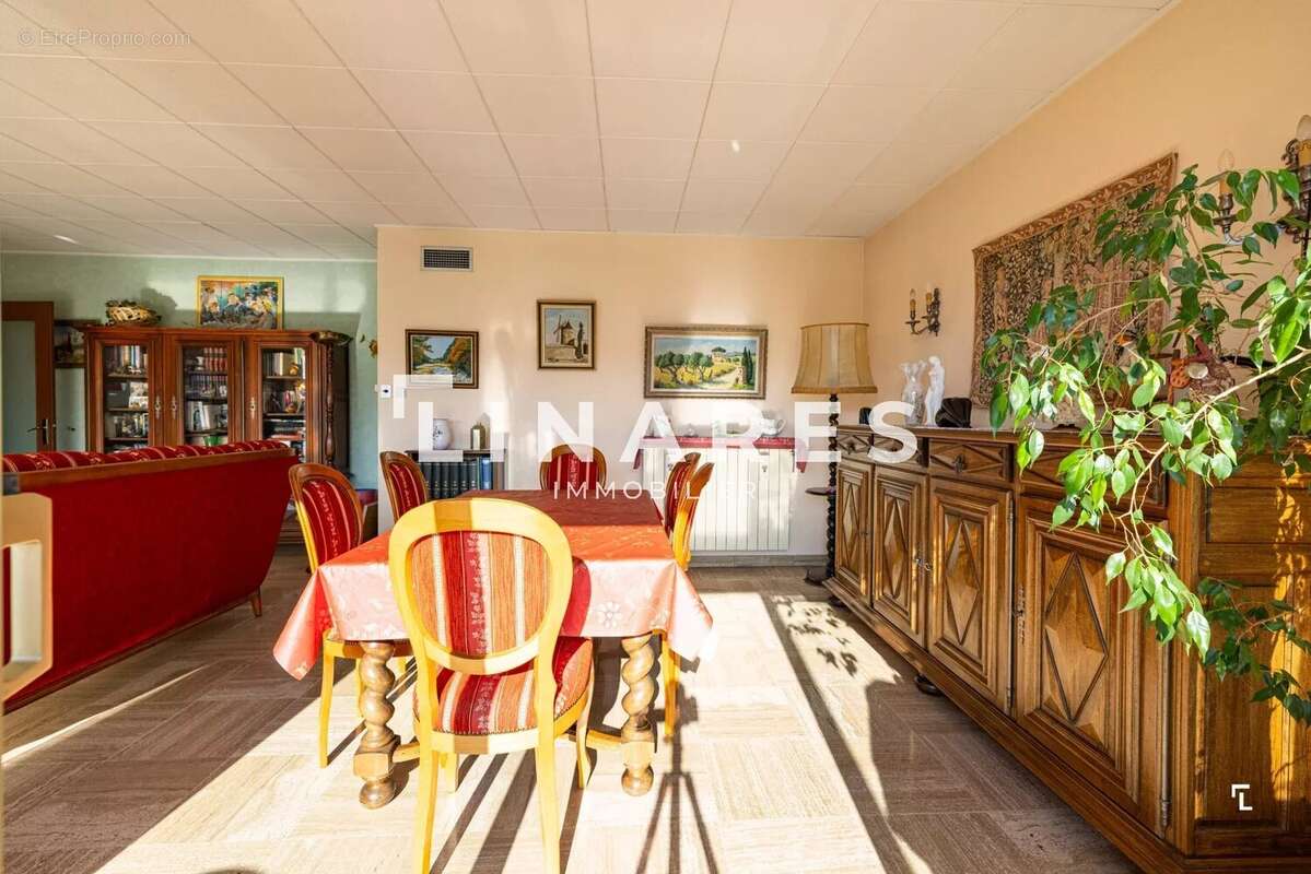 Appartement à MARSEILLE-1E