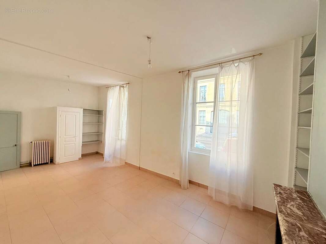 Appartement à VERSAILLES