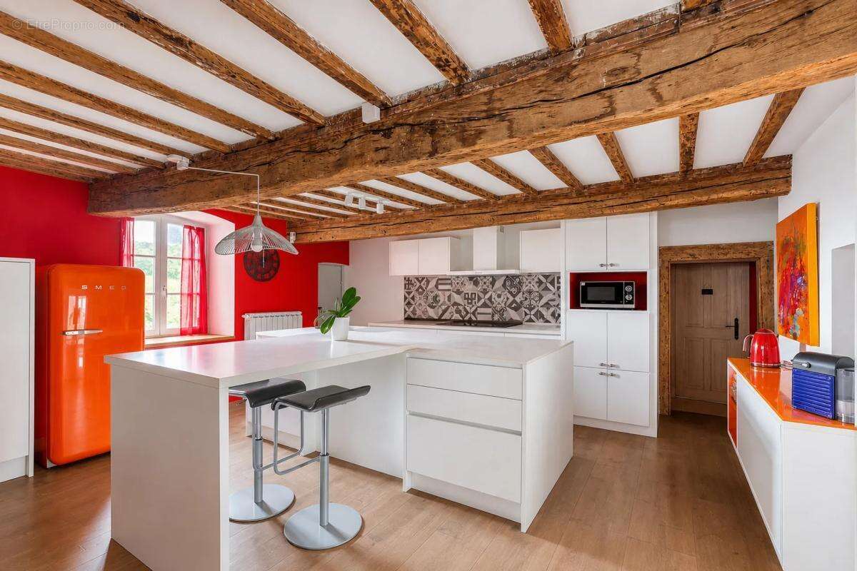 Maison à MONTROMANT