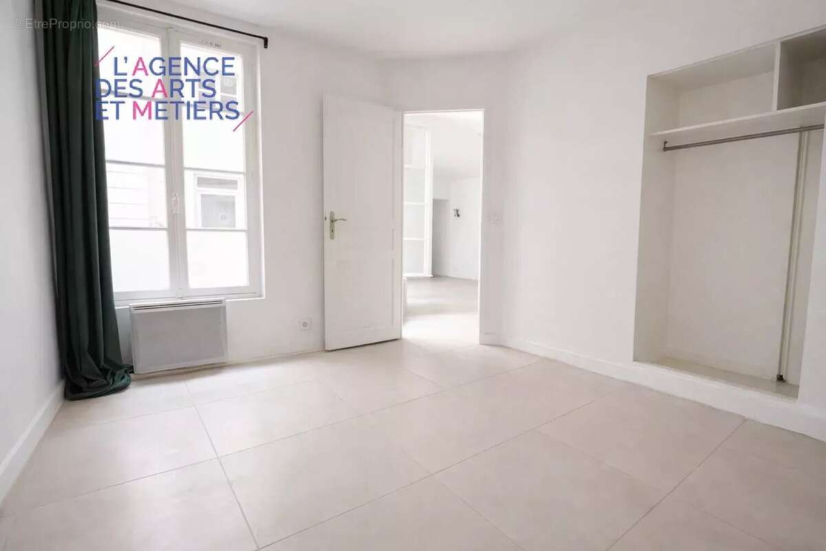 Appartement à PARIS-3E