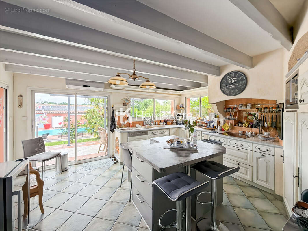 Maison 200 m² à Montauban  - photo 6