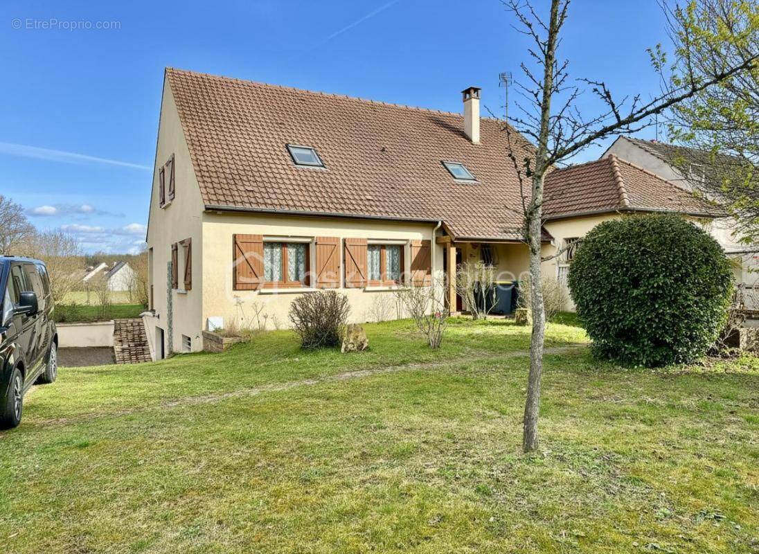 Maison à MORET-SUR-LOING