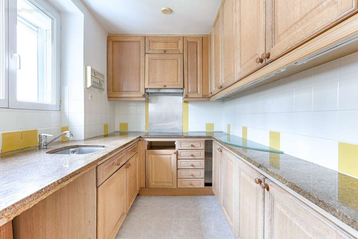Appartement à LA GARENNE-COLOMBES