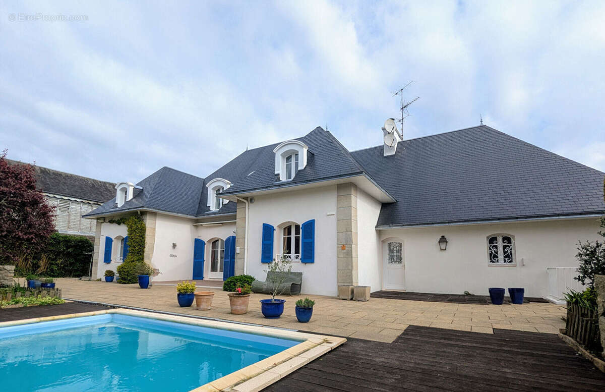 Maison à LAMPAUL-GUIMILIAU