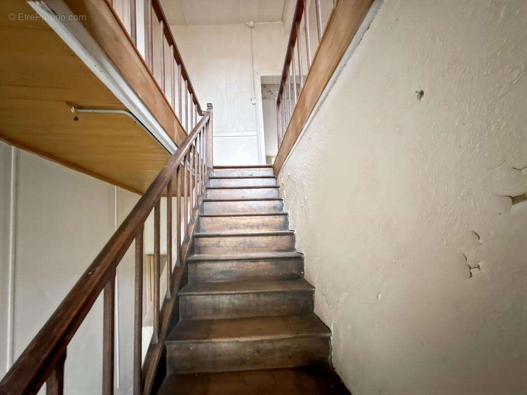 Maison à CHAMPAGNAC-DE-BELAIR