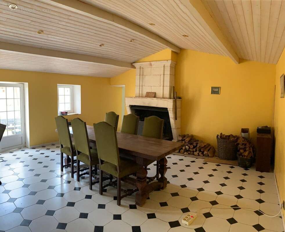Maison à VILLEGOUGE