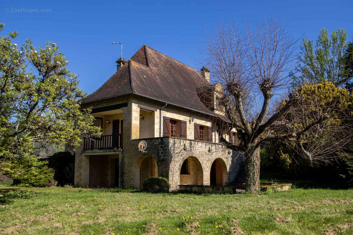 Maison à SAINT-JULIEN-DE-LAMPON