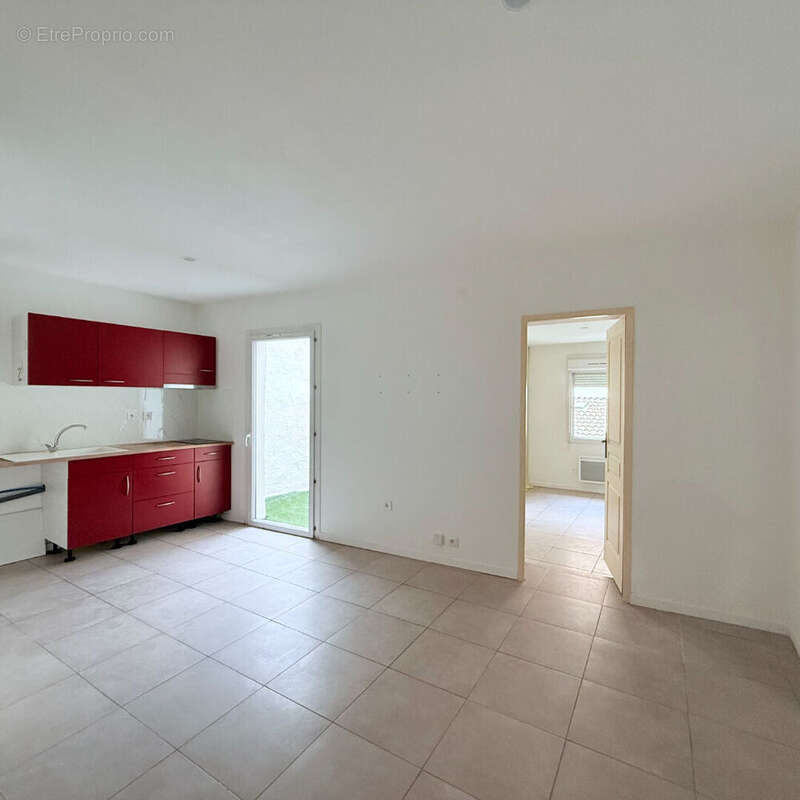 Immeuble Beziers 6 pièce(s) 290 m2 - photo 6