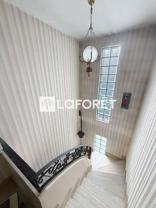 À vendre Maison familiale 4 chambres avec garage Terrain de 258 m² - photo 5