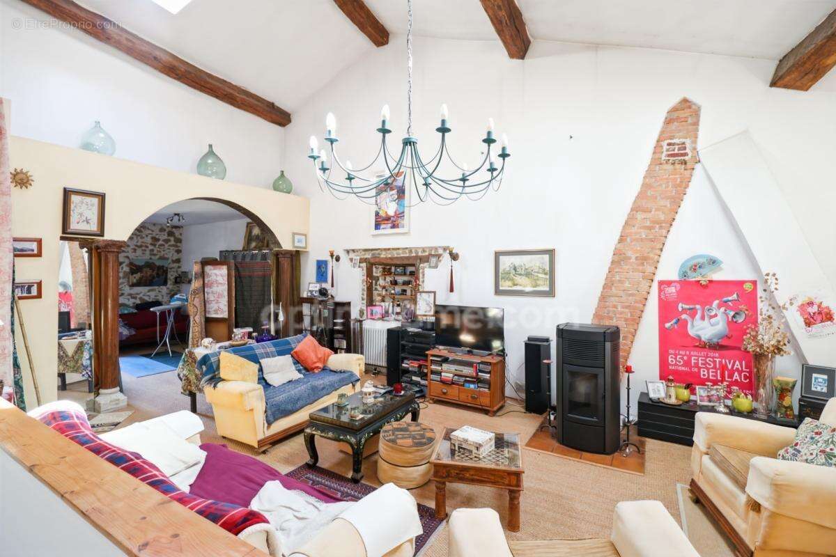 Maison de Charme et de Caractère de 353 m² - 9 Pièces - 6 Chambres sur parcelle de 662 m² - BELLAC 87300 - photo 21
