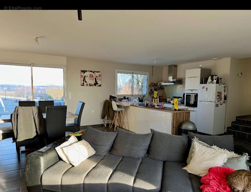 Maison à SAINT-YRIEIX-LA-PERCHE