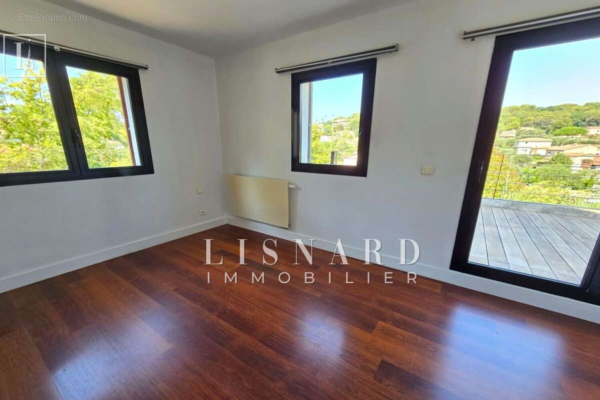 Maison 90 m² à Vallauris  - photo 6