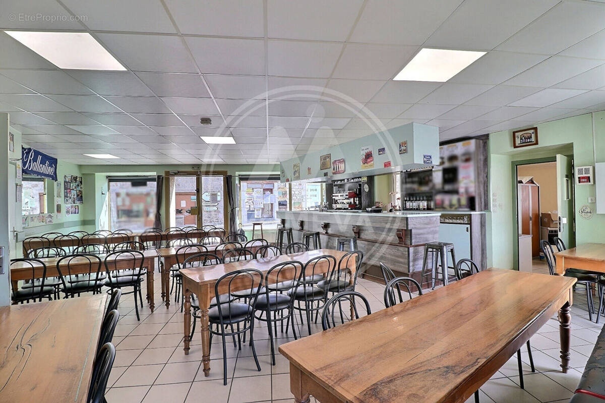 Commerce à DUNIERES