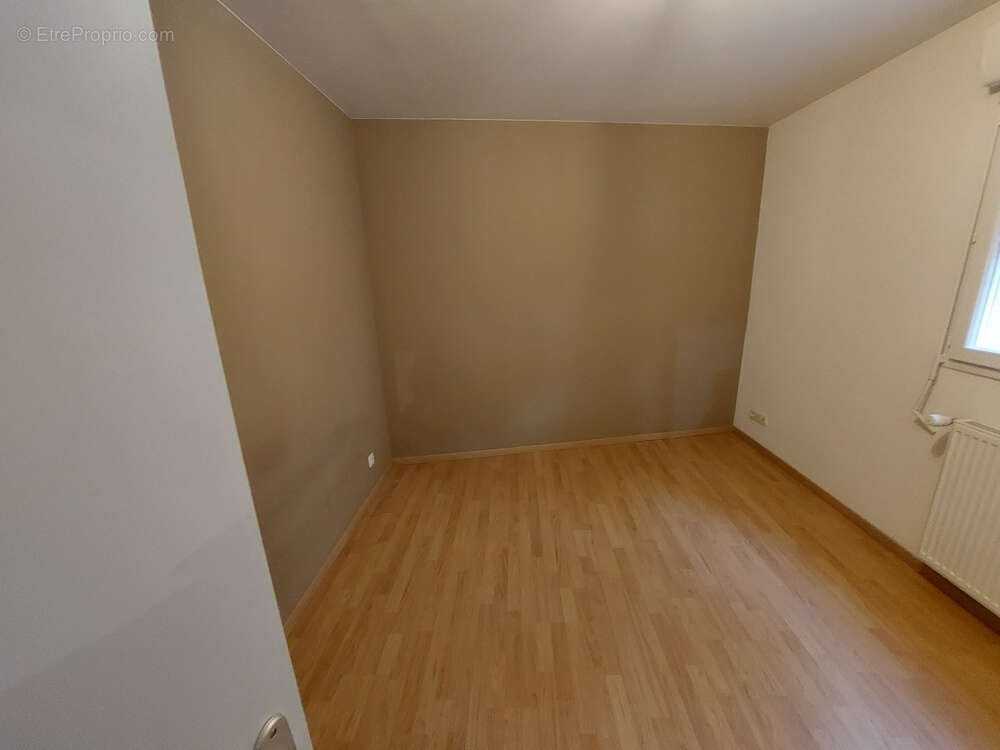 Appartement à VILLIEU-LOYES-MOLLON