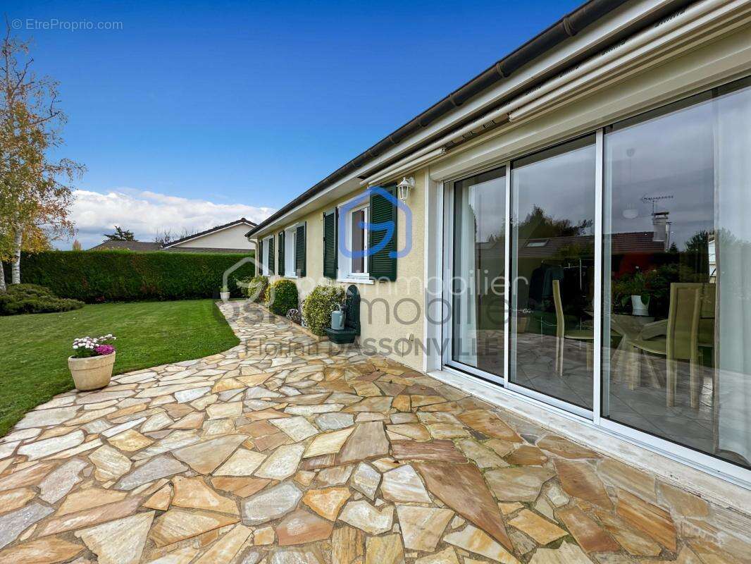 Maison PLAIN-PIED 120 m2 - 4 chambres - Terrain 586 m2 - Garage double - photo 5