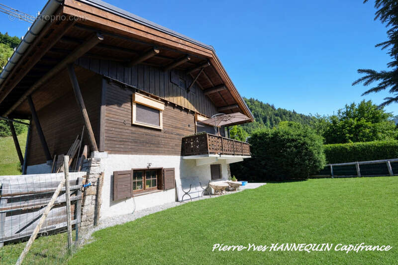 Chalet exceptionnel avec vue panoramique sur le Mont Blanc 157m2 au sol - photo 4