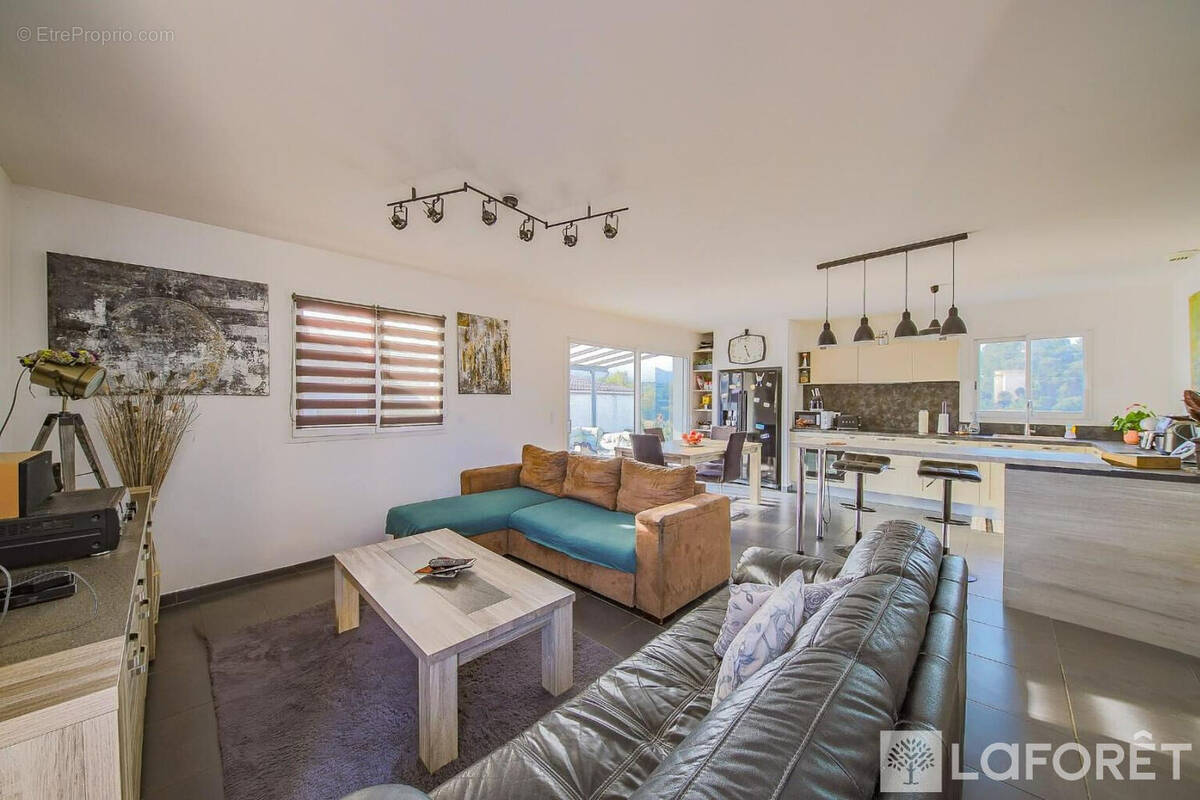 Maison à SANTA-MARIA-POGGIO