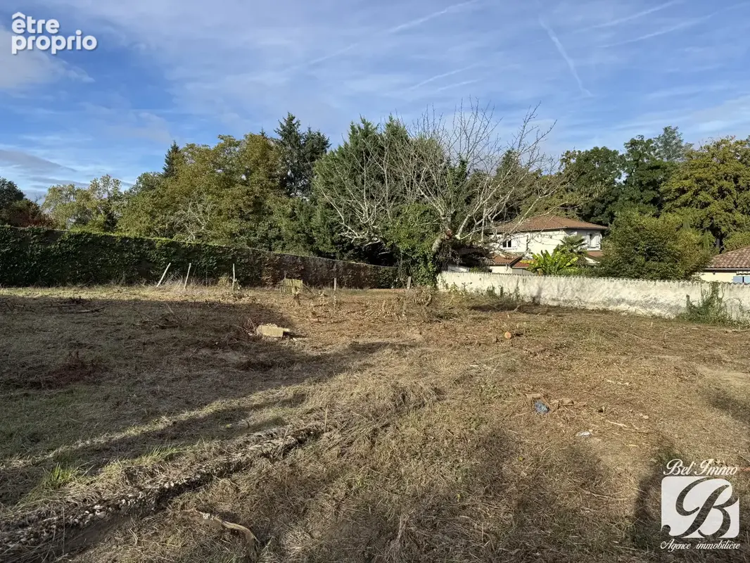 Très beau terrain - photo 1
