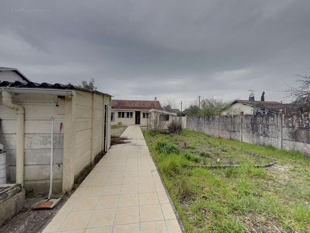 Maison à VILLENAVE-D&#039;ORNON