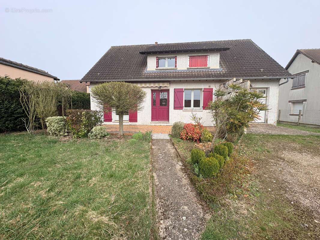 Maison à CHUISNES