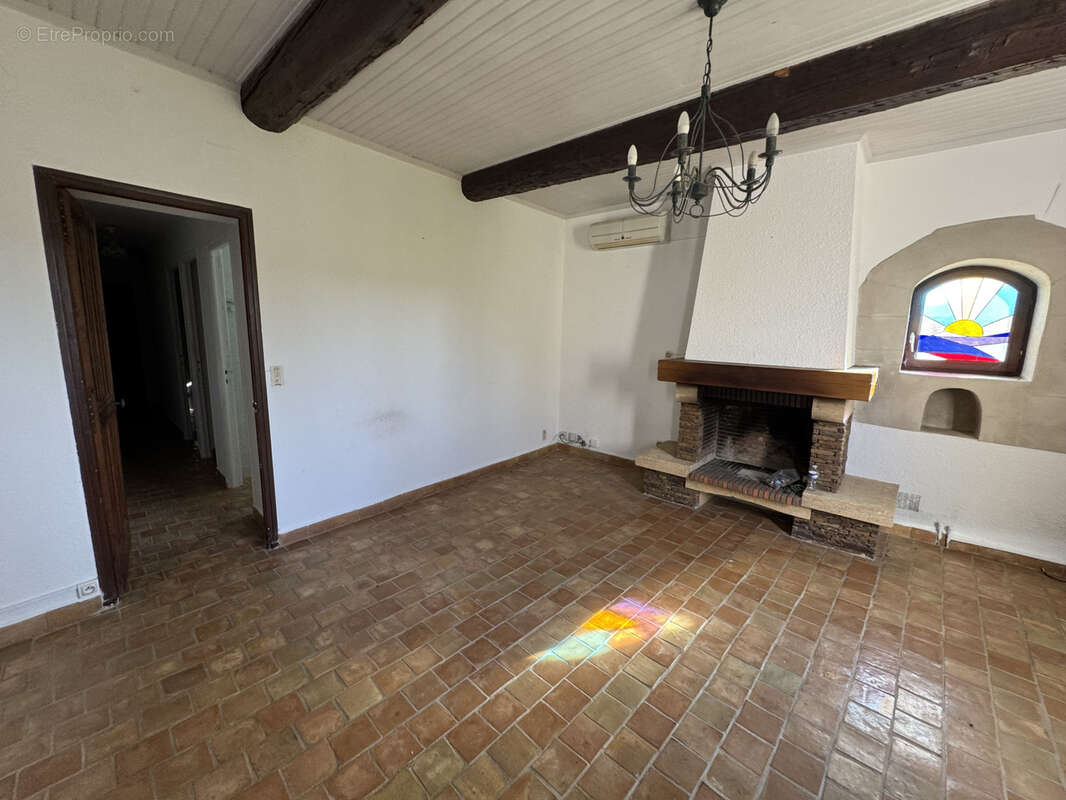 Maison à PERNES-LES-FONTAINES